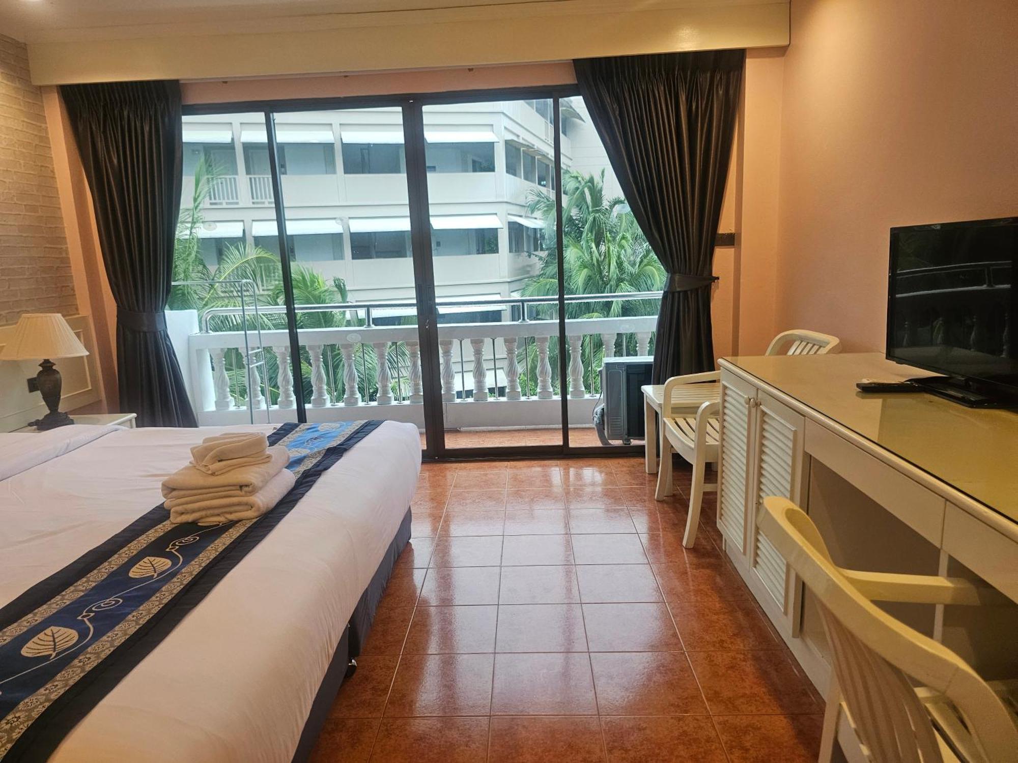 Patong Central Residence And Apartment 外观 照片