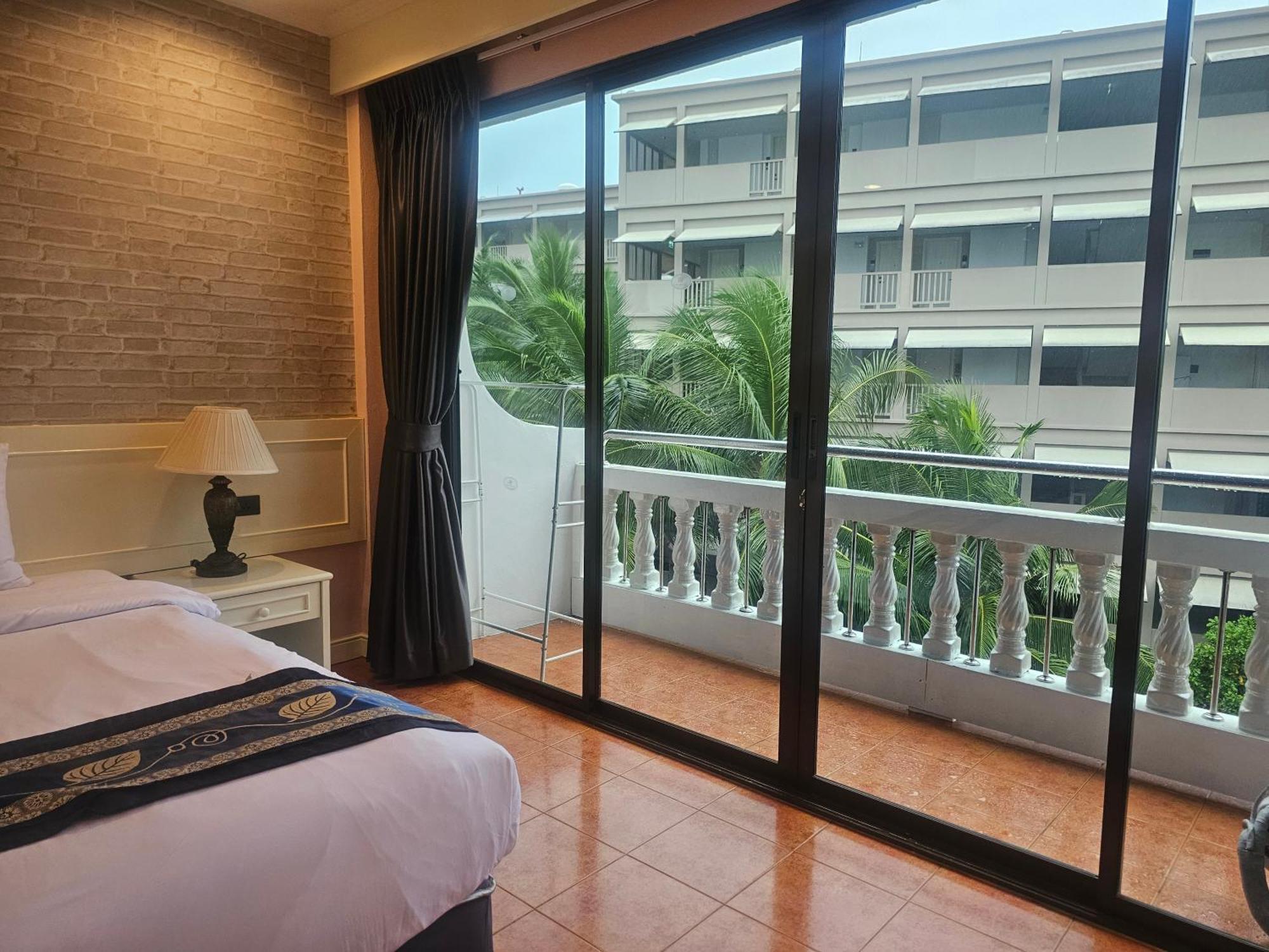 Patong Central Residence And Apartment 外观 照片