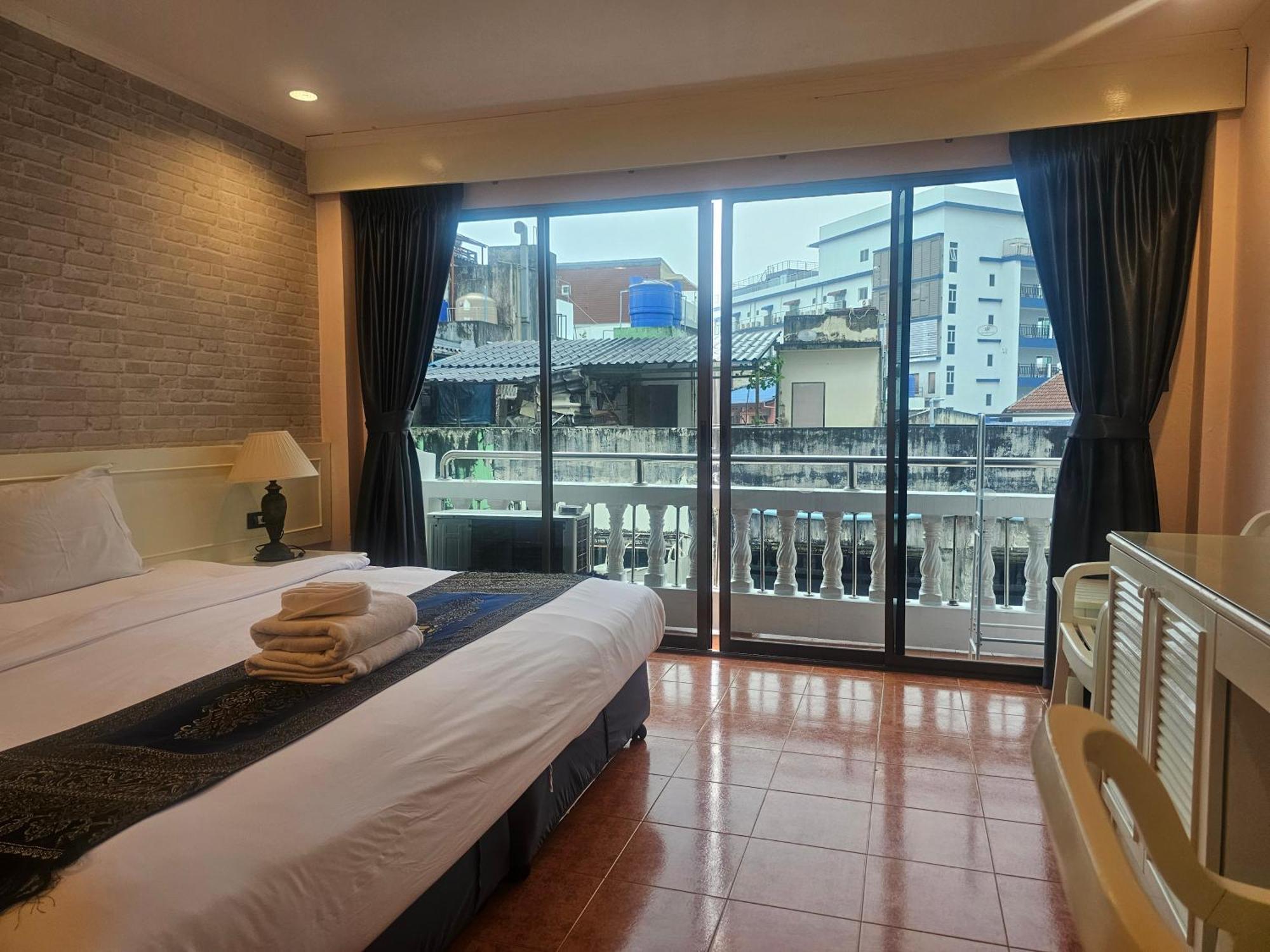 Patong Central Residence And Apartment 外观 照片